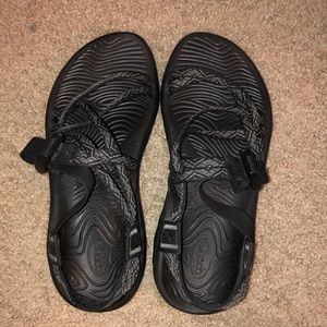 black chacos